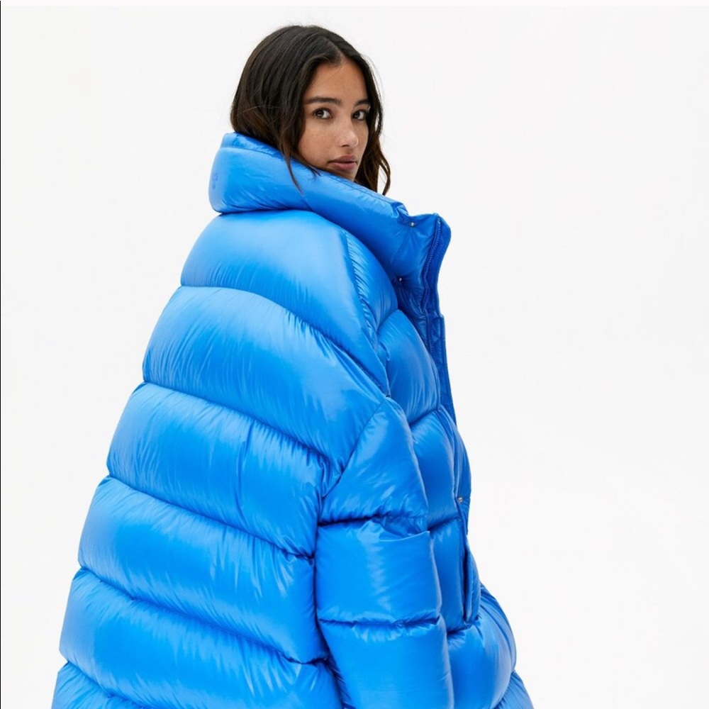 MAJOR ISO: Aritzia Mega Puff Meme Jacket